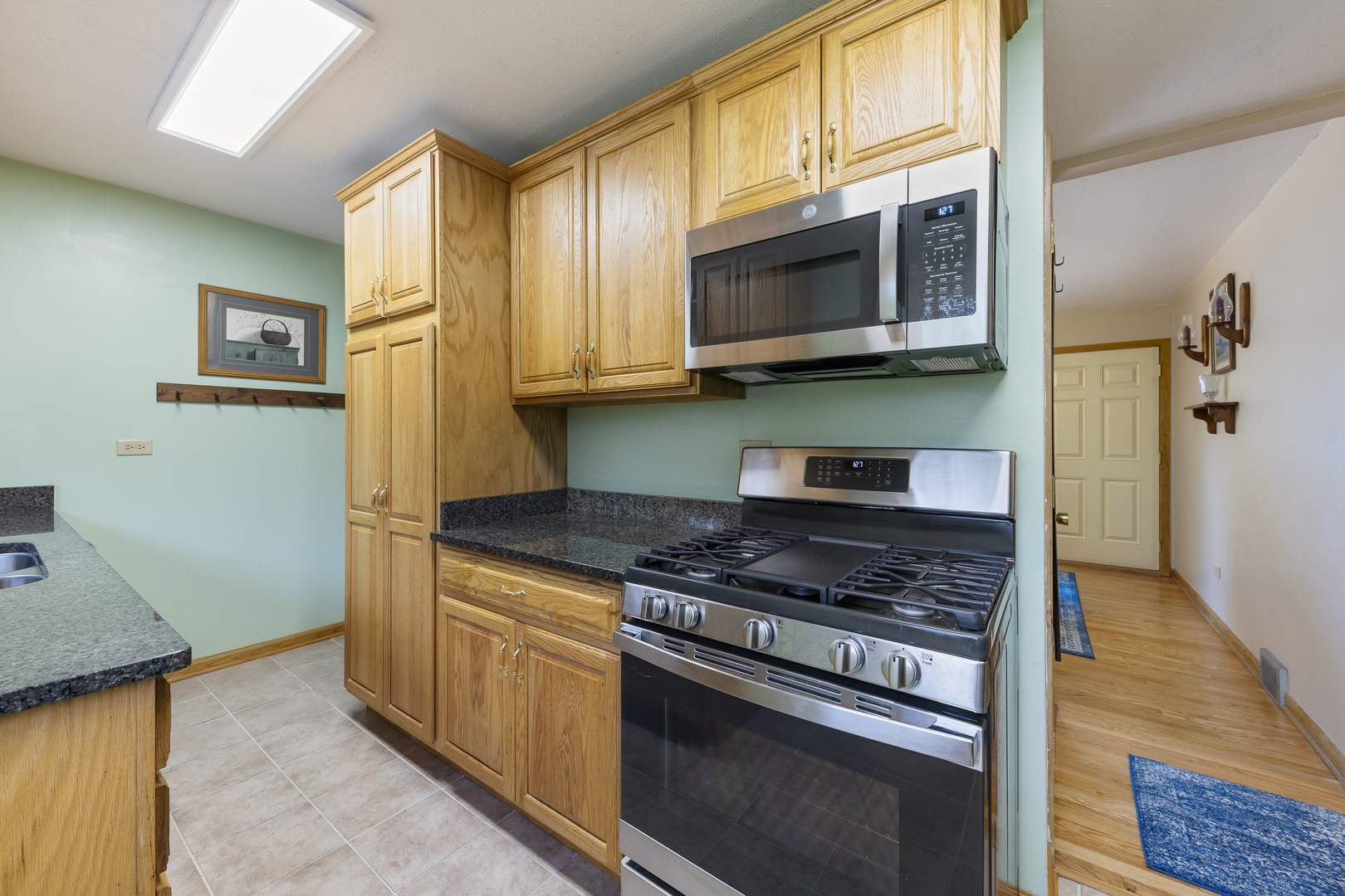 2N303 Bernice Avenue