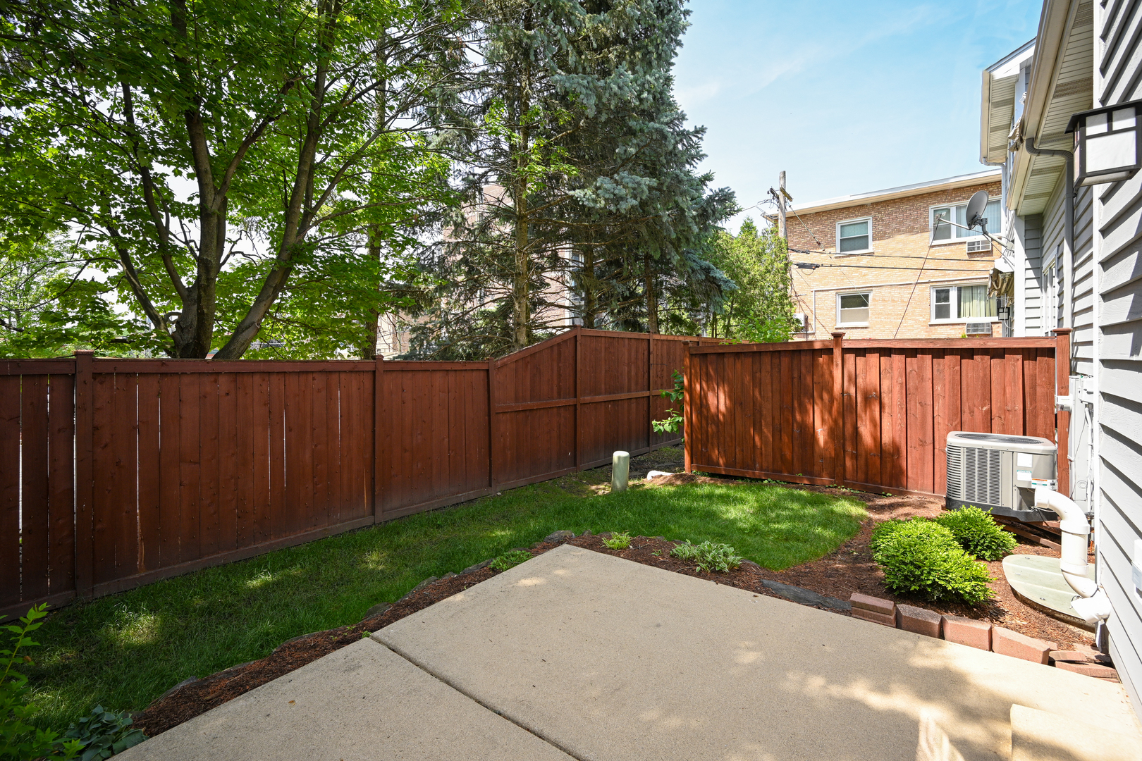 11 W Grove Street