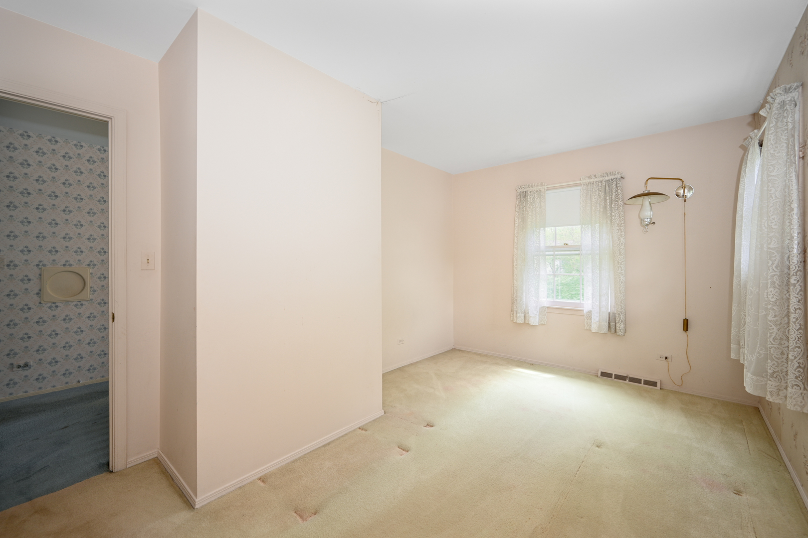 26W231 Blackhawk Drive