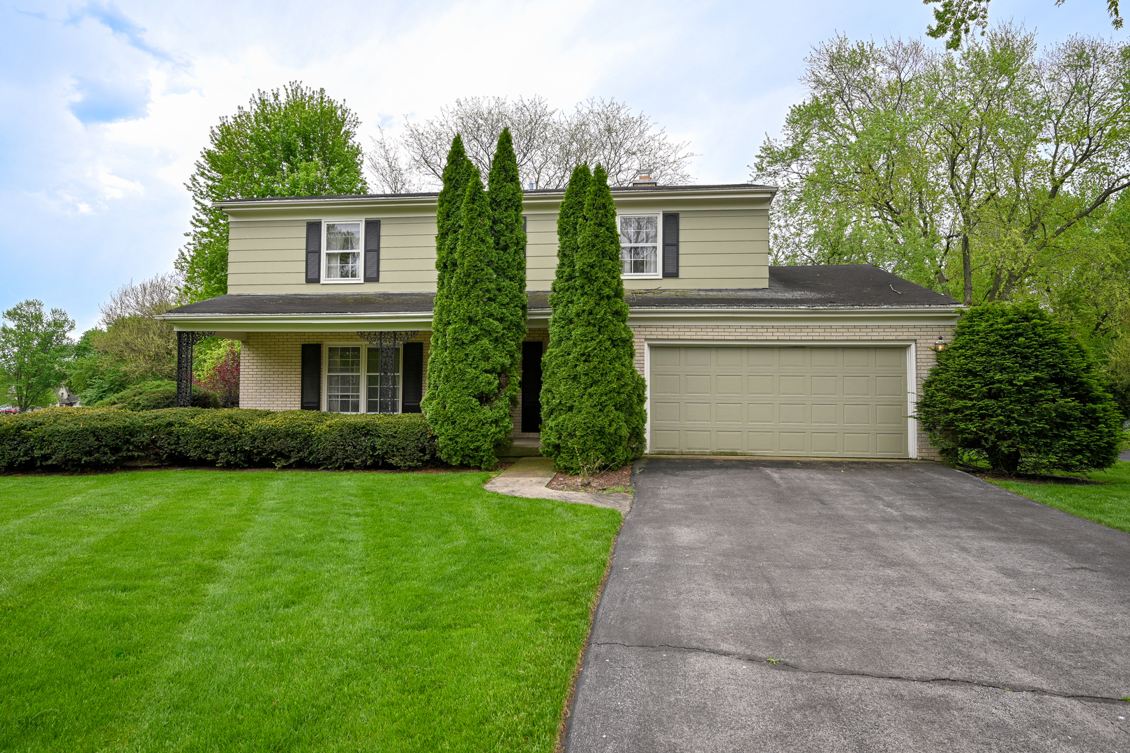 26W231 Blackhawk Drive