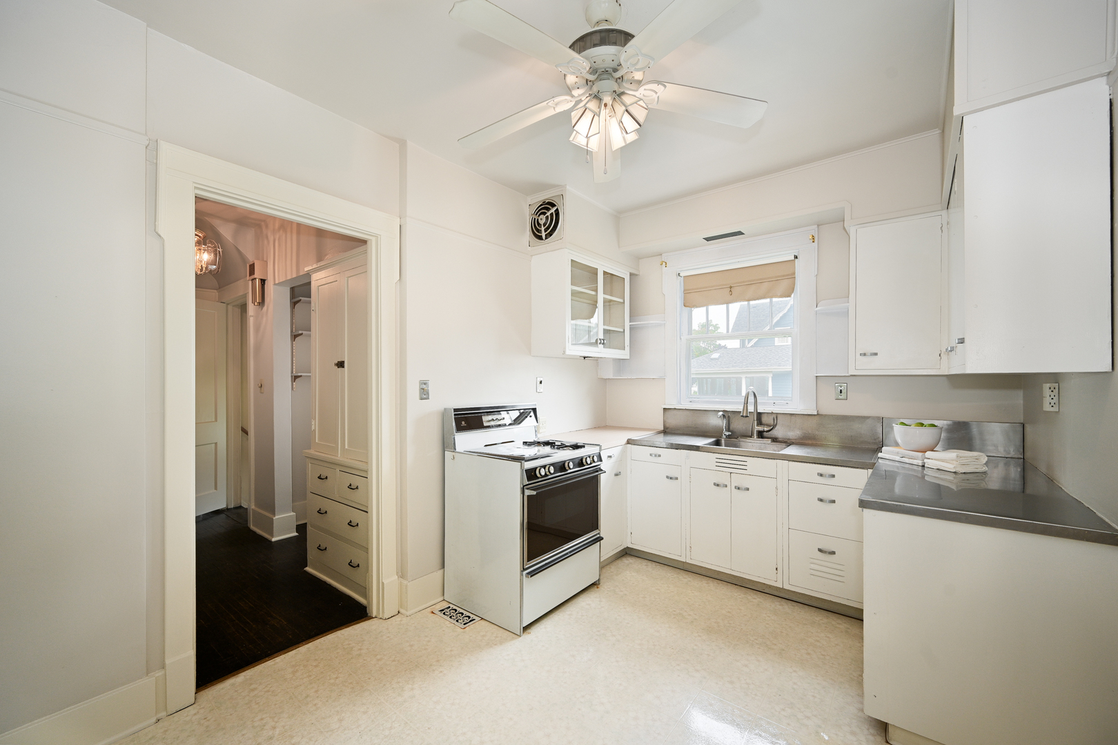 107 E Jefferson Avenue