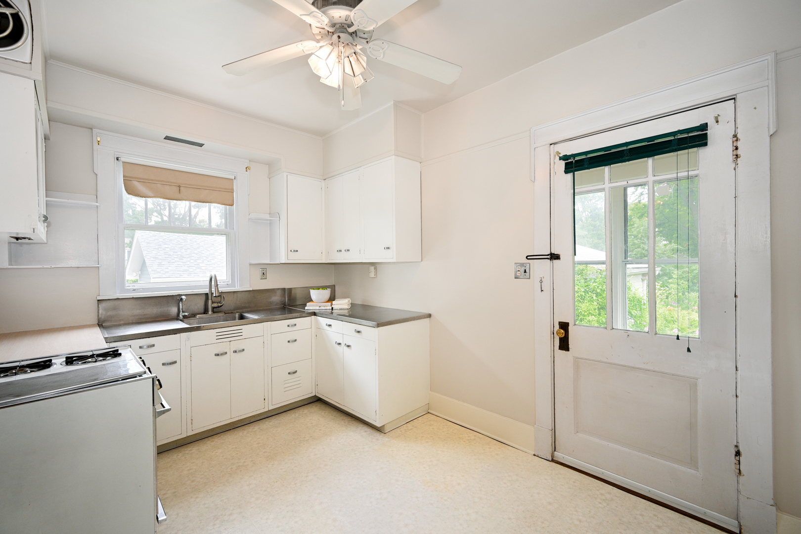 107 E Jefferson Avenue
