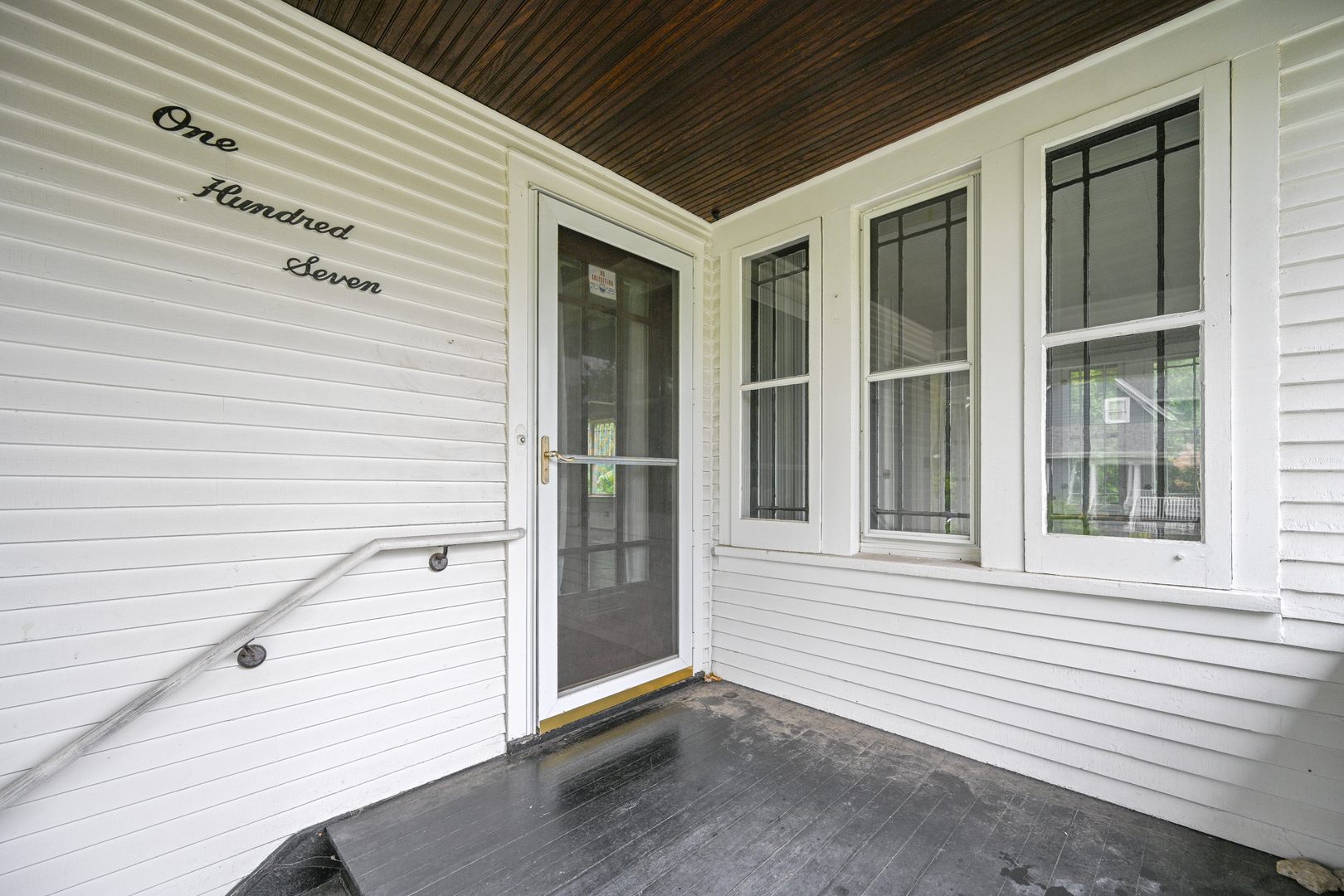 107 E Jefferson Avenue