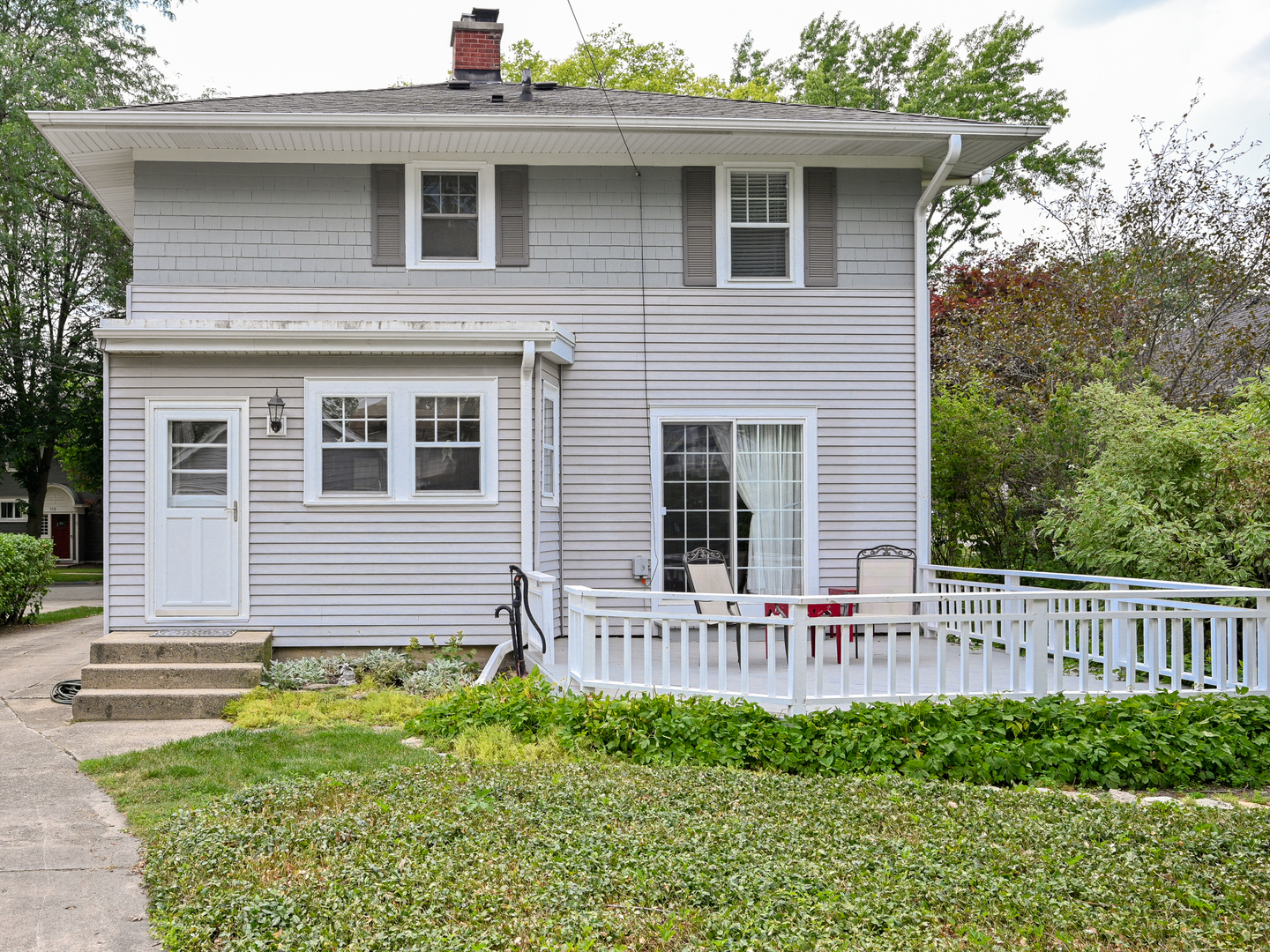 121 N Lincoln Avenue