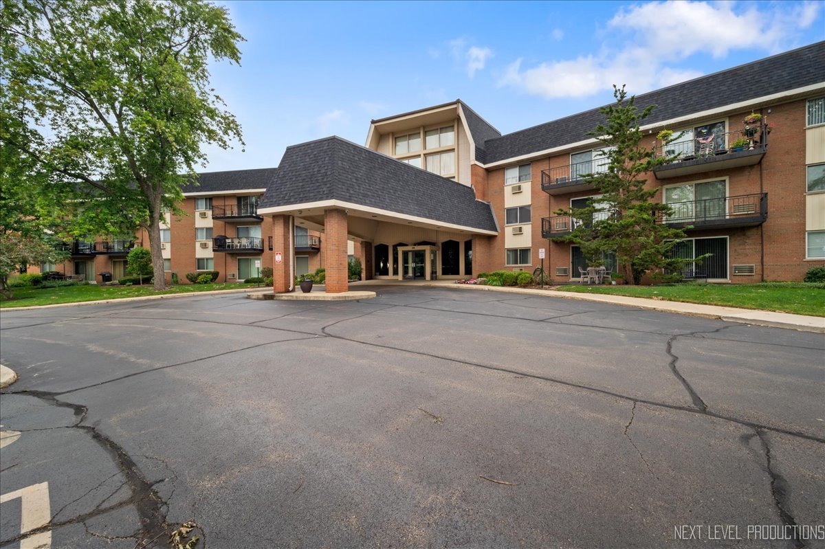1198 ROYAL GLEN Drive Unit: 224C