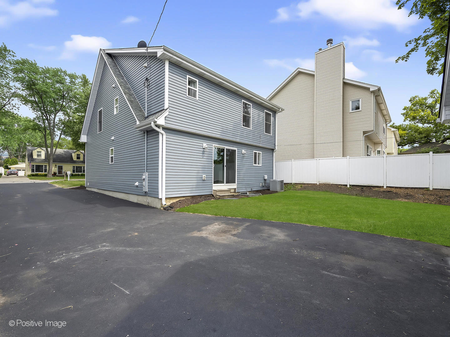 1823 S 4th Place