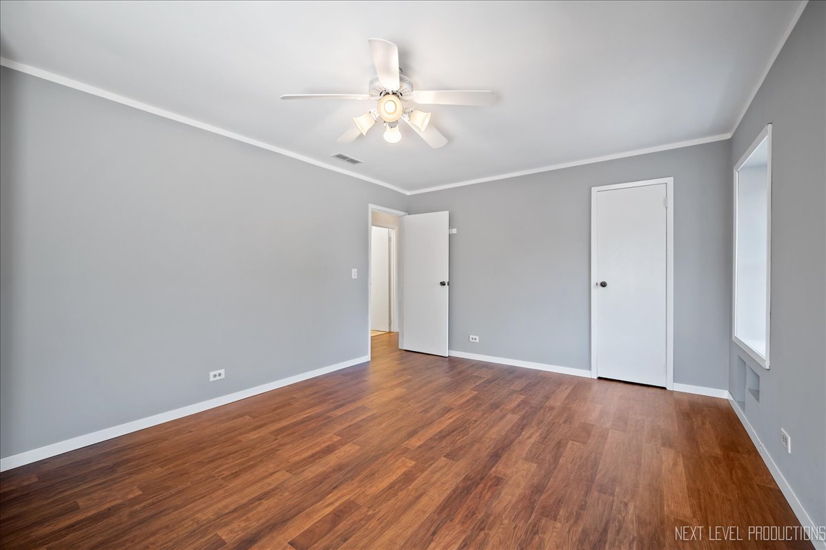 1N262 Main Street