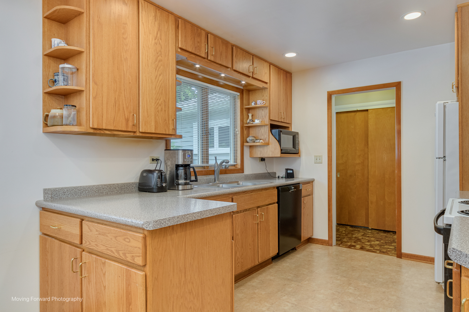 305 Brookside Circle