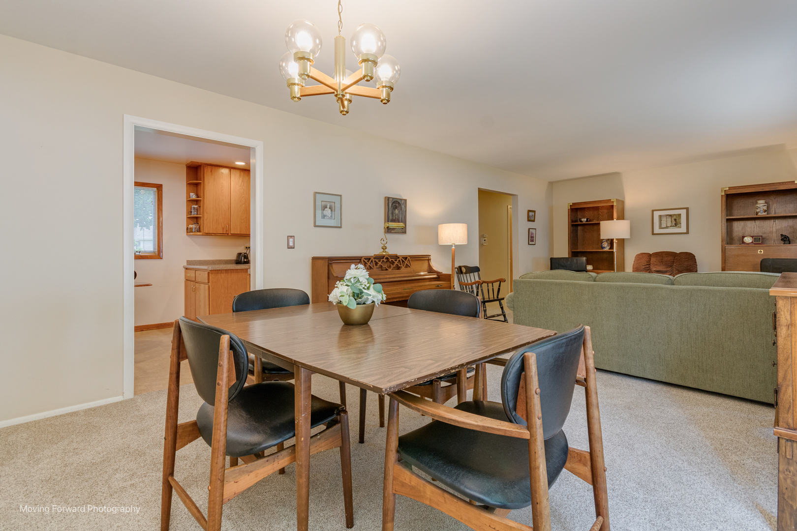305 Brookside Circle
