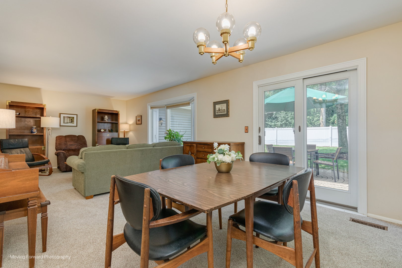 305 Brookside Circle