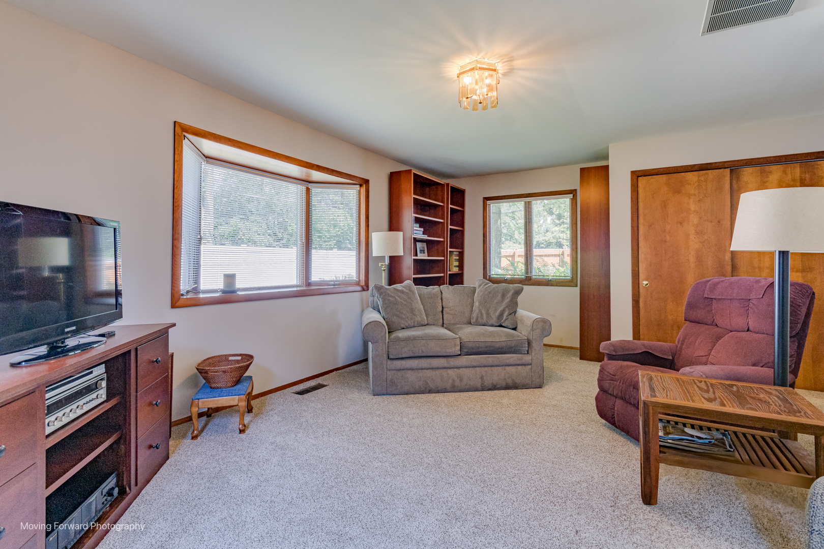 305 Brookside Circle