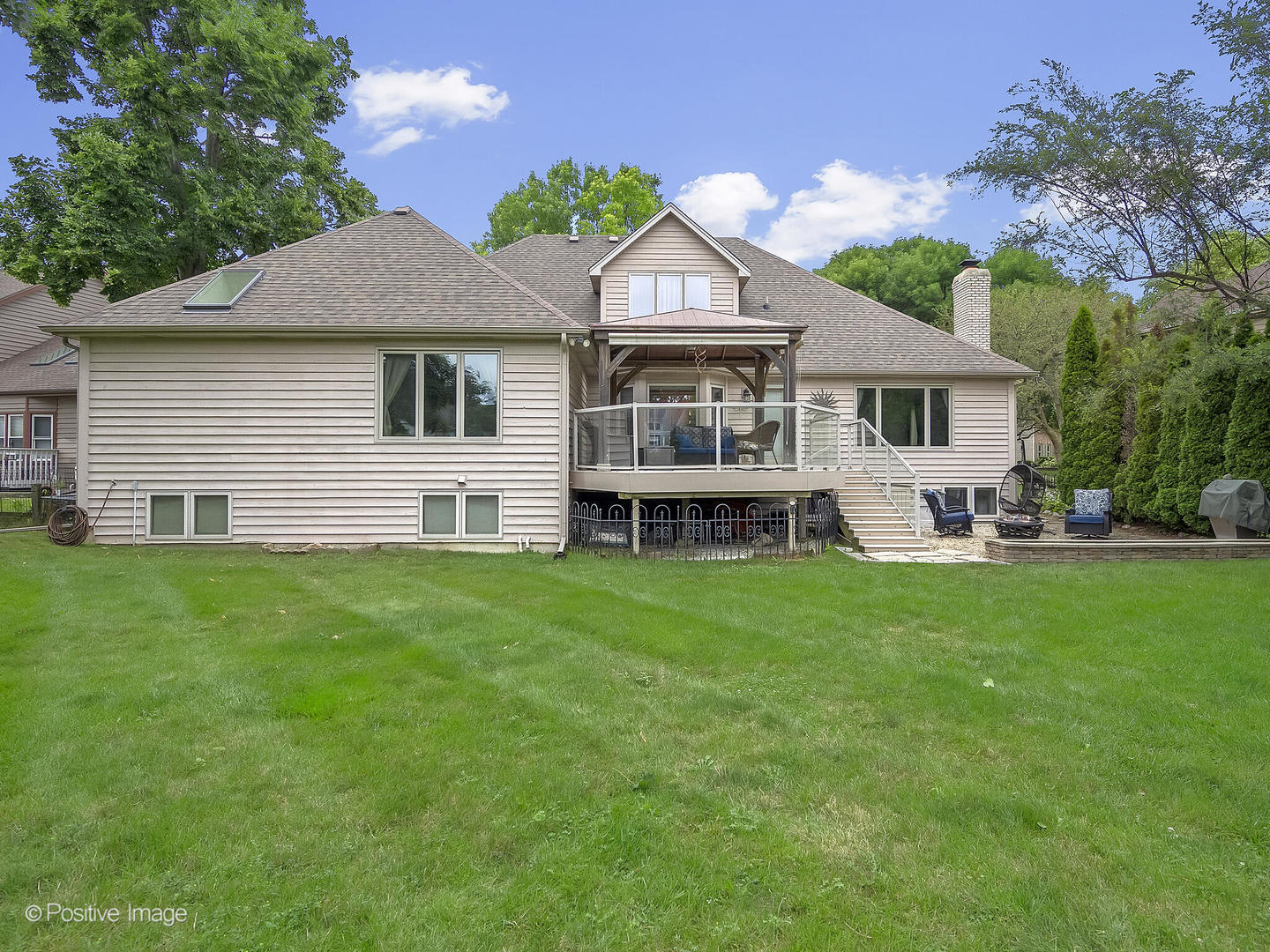 967 Lakeside Drive