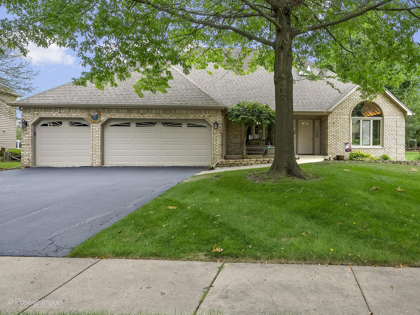 967 Lakeside Drive