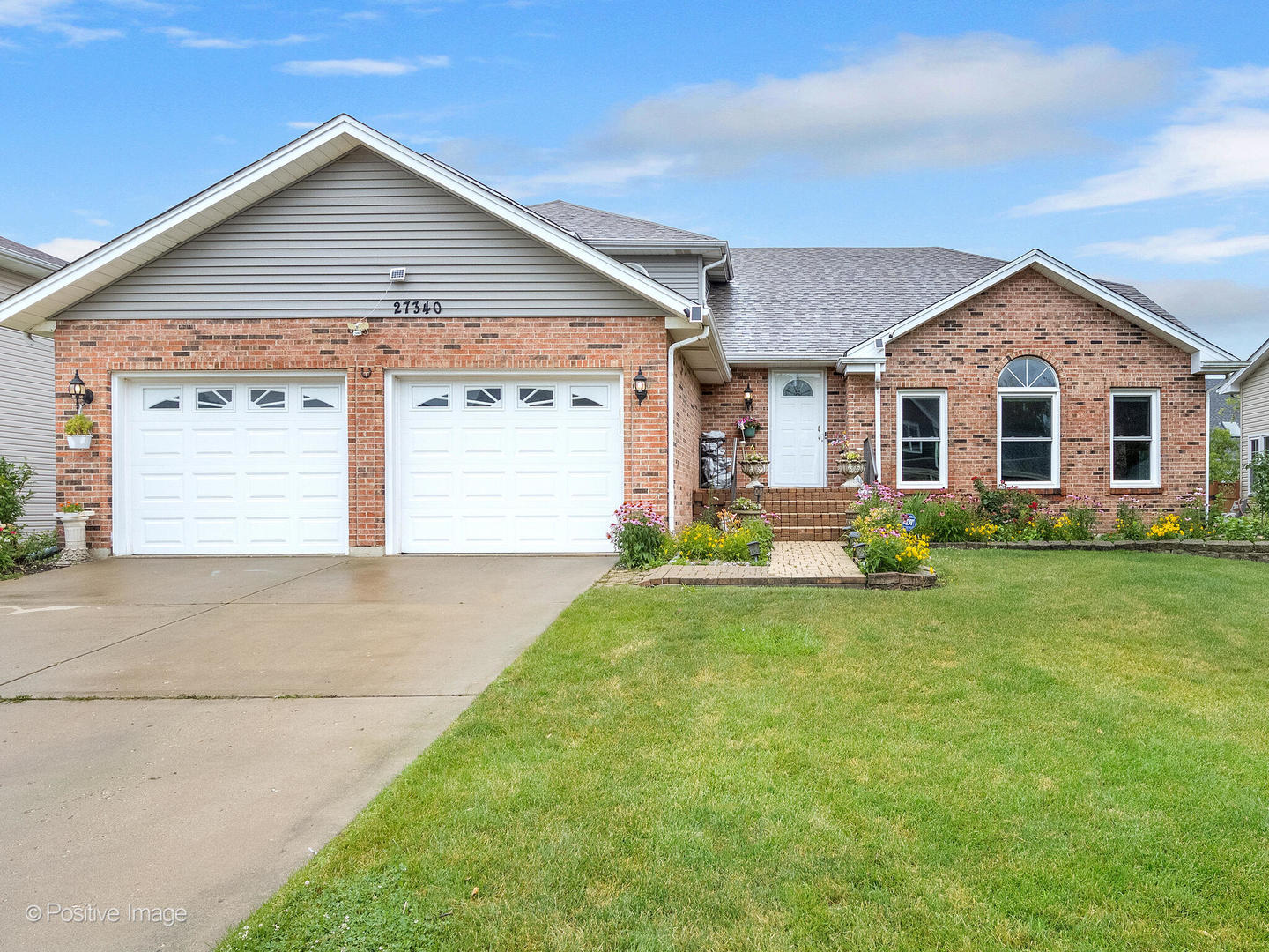 27W340 Victoria Lane