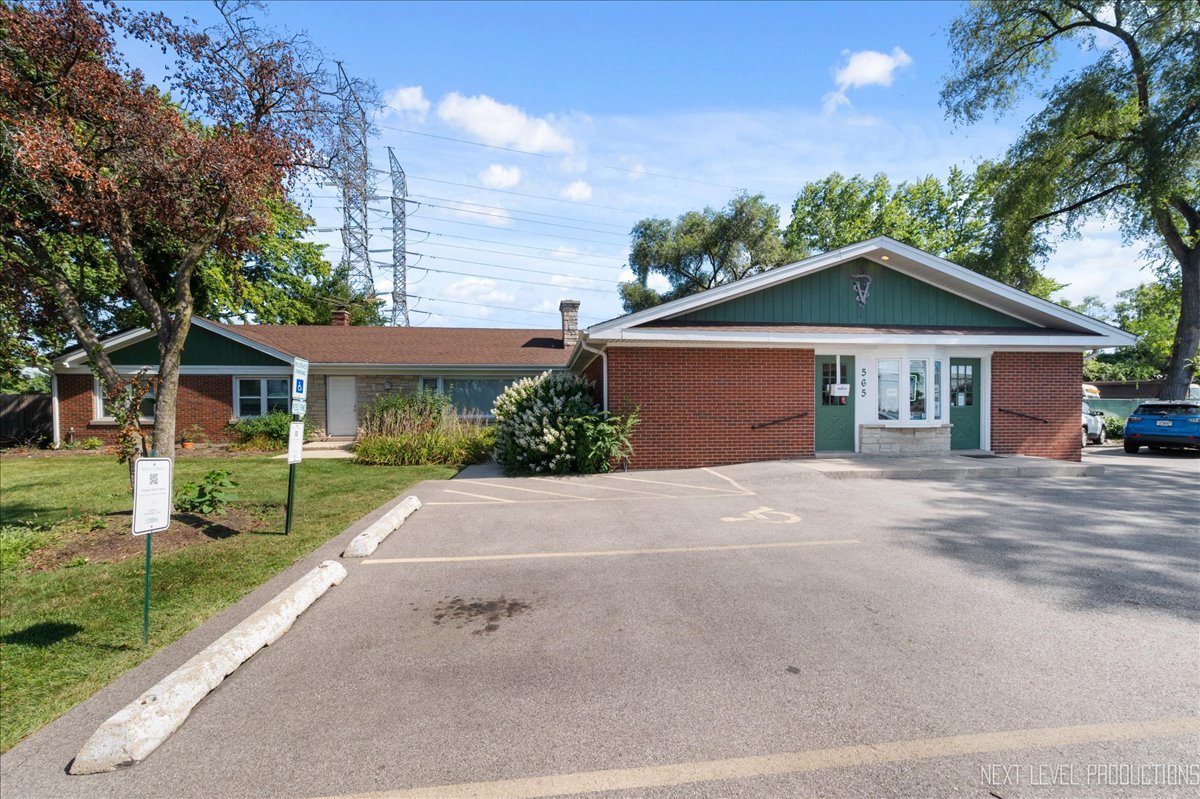 565 E Saint Charles Road