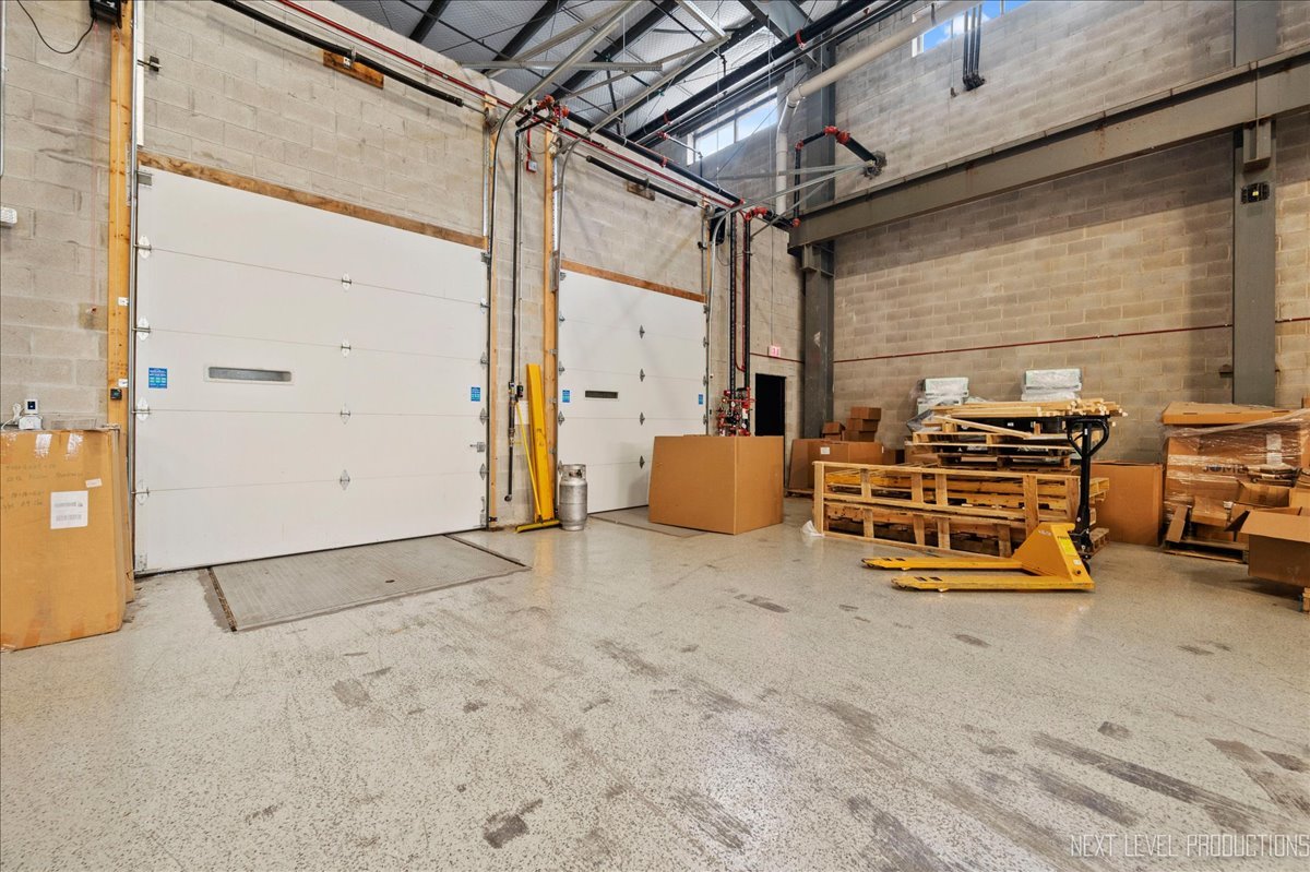 802 E Devon Avenue Unit: 810