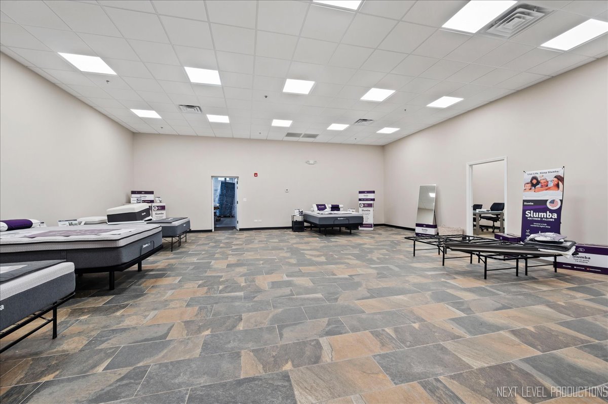 802 E Devon Avenue Unit: 810