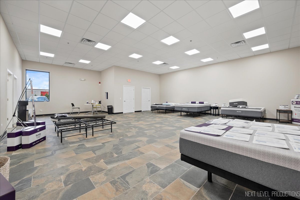 802 E Devon Avenue Unit: 810