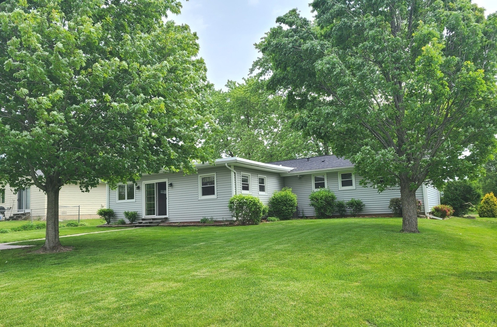 390 Arrowhead Trail
