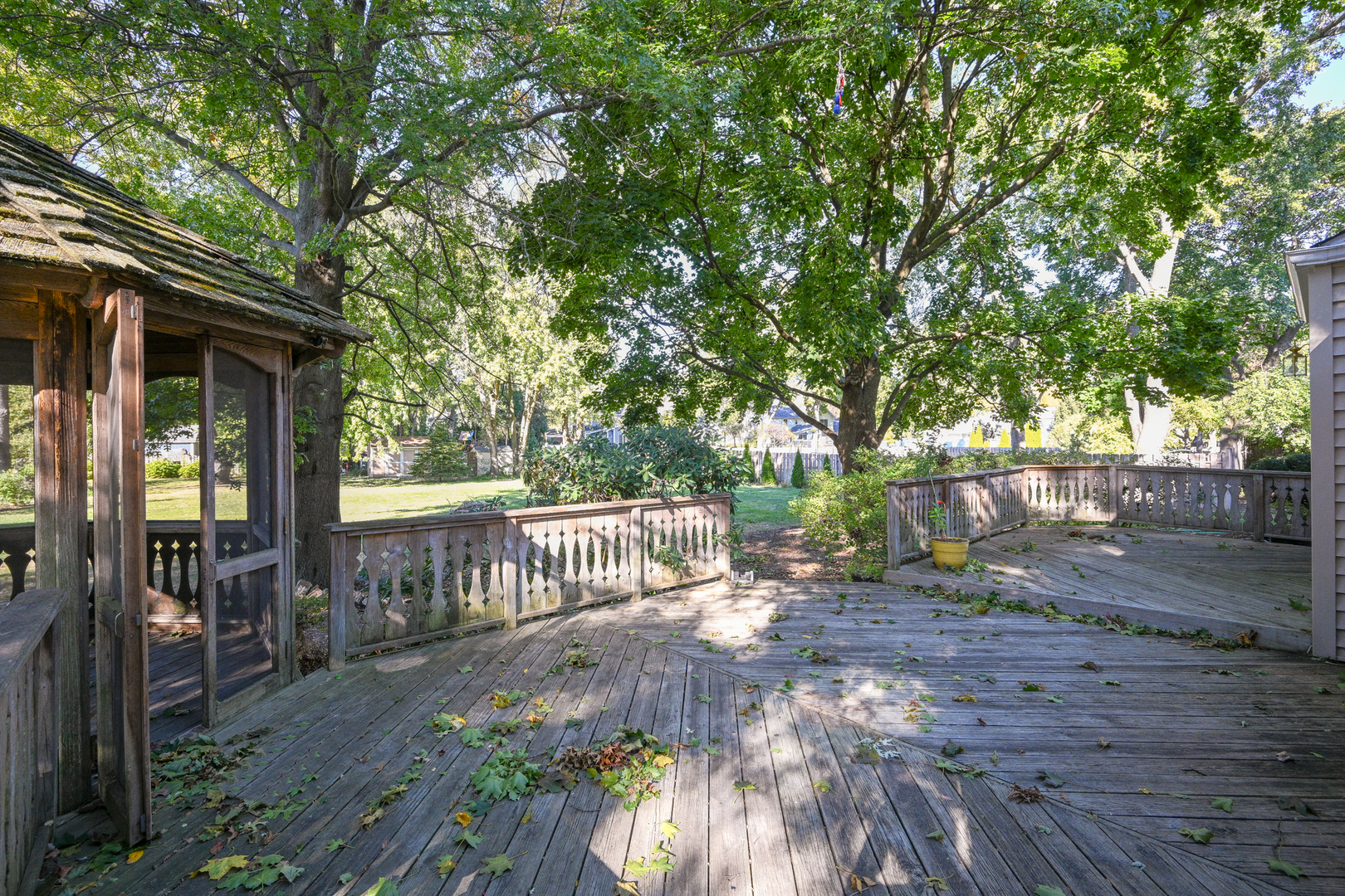 2S330 Arrowhead Drive