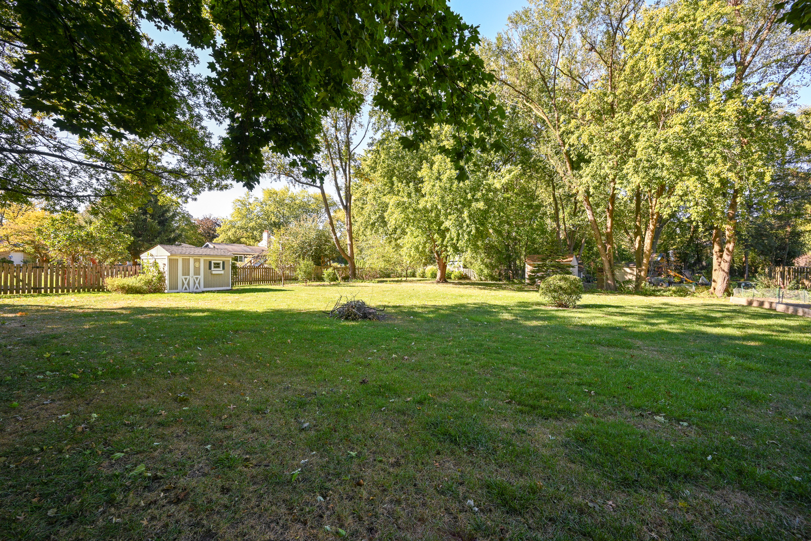 2S330 Arrowhead Drive