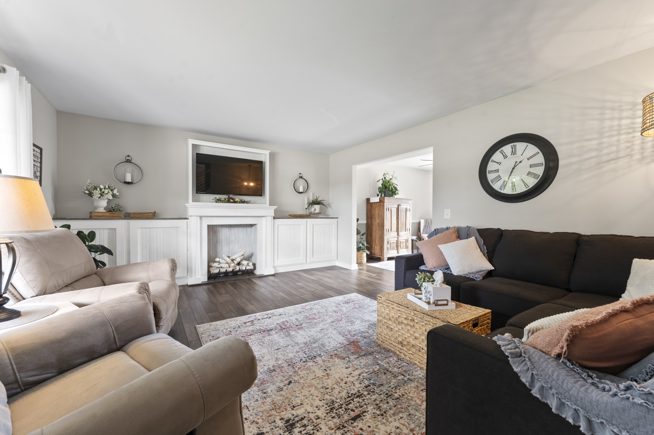 2512 Bainbridge Court