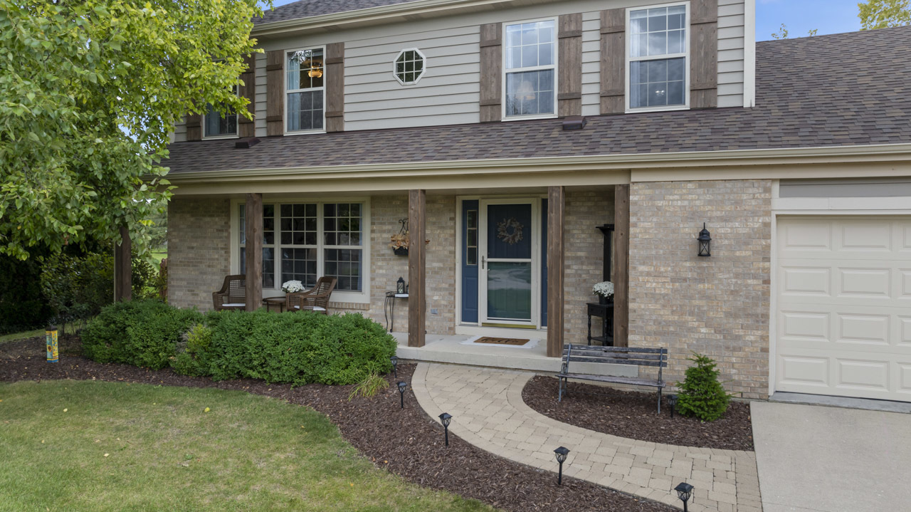2512 Bainbridge Court