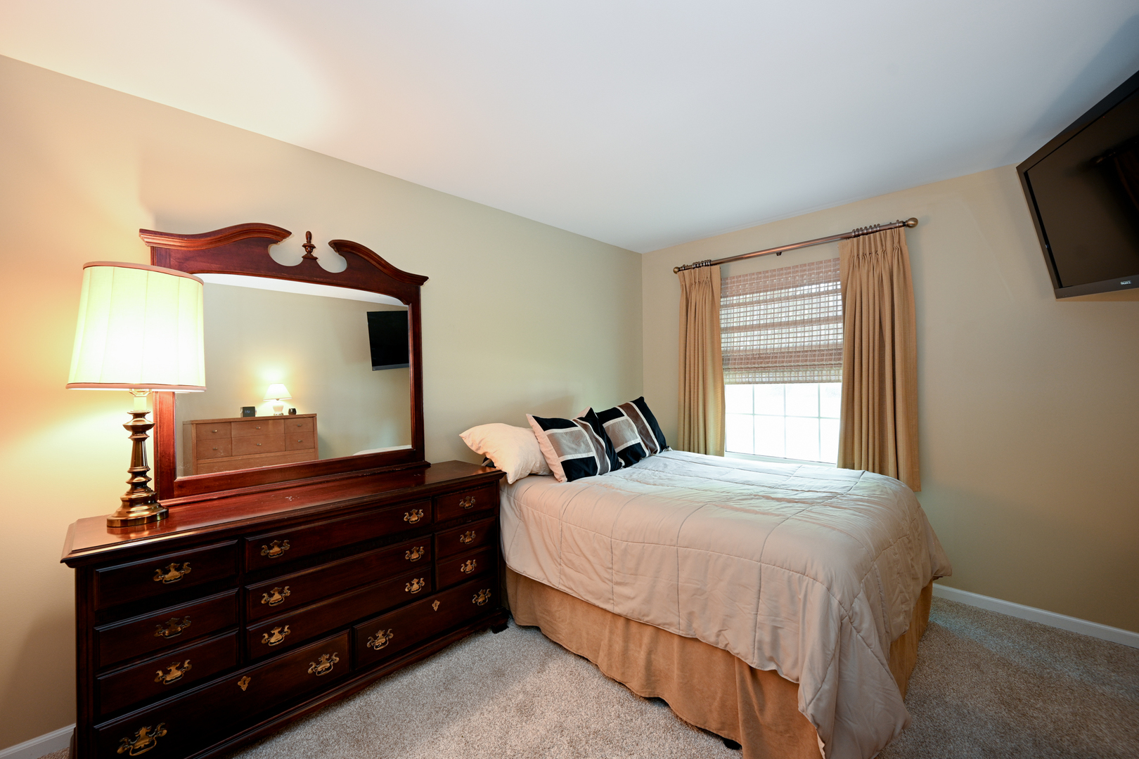 1585 Stonehill Court Unit: D