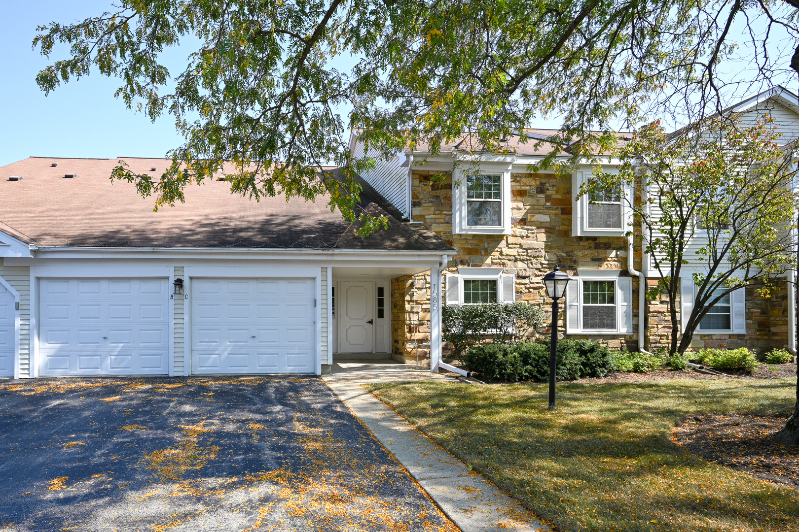1585 Stonehill Court Unit: D