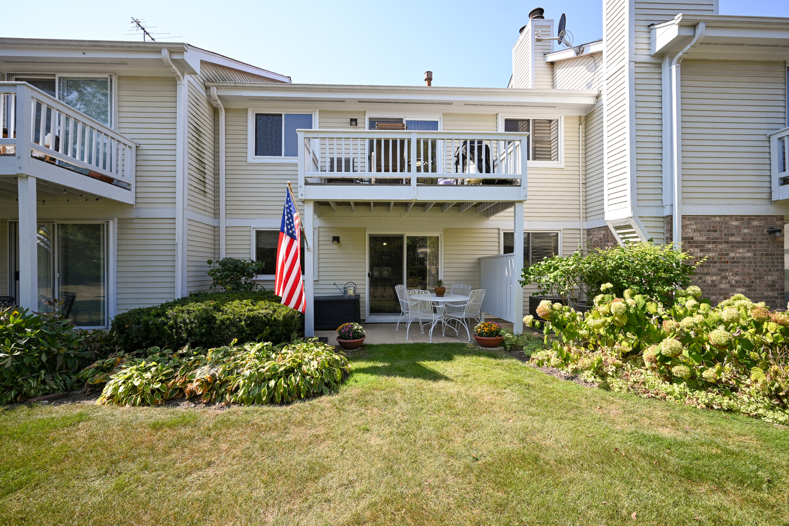 1585 Stonehill Court Unit: D