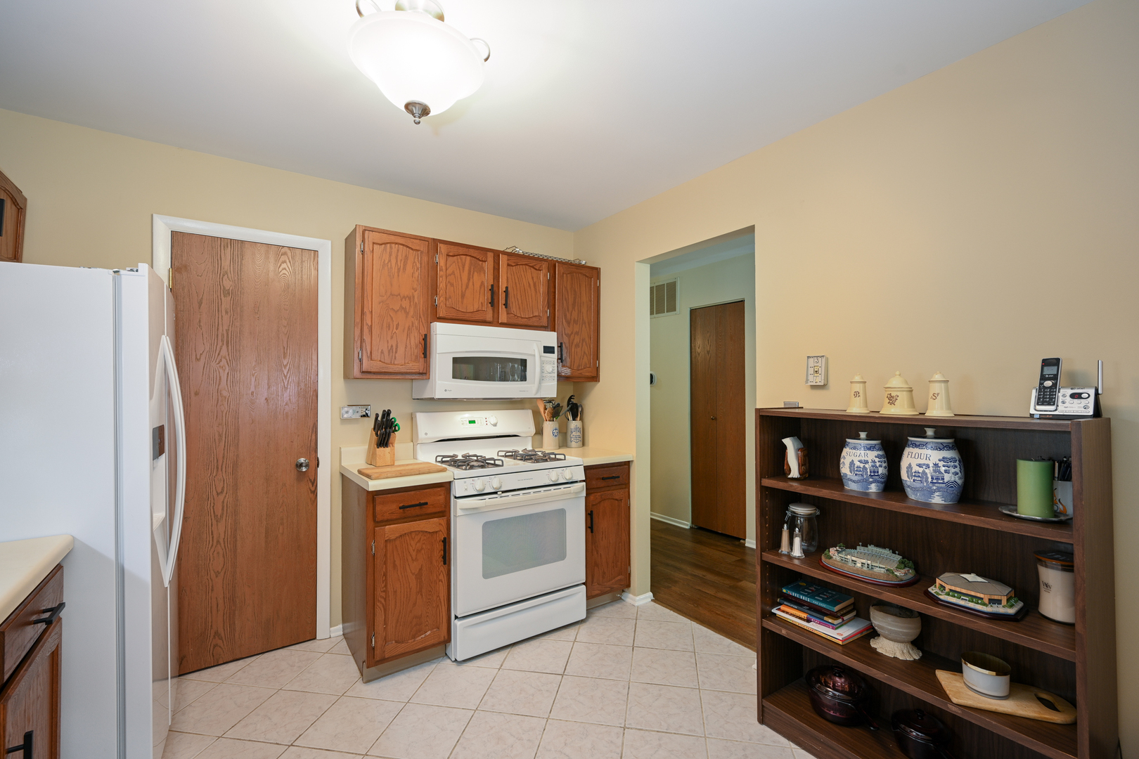 1585 Stonehill Court Unit: D