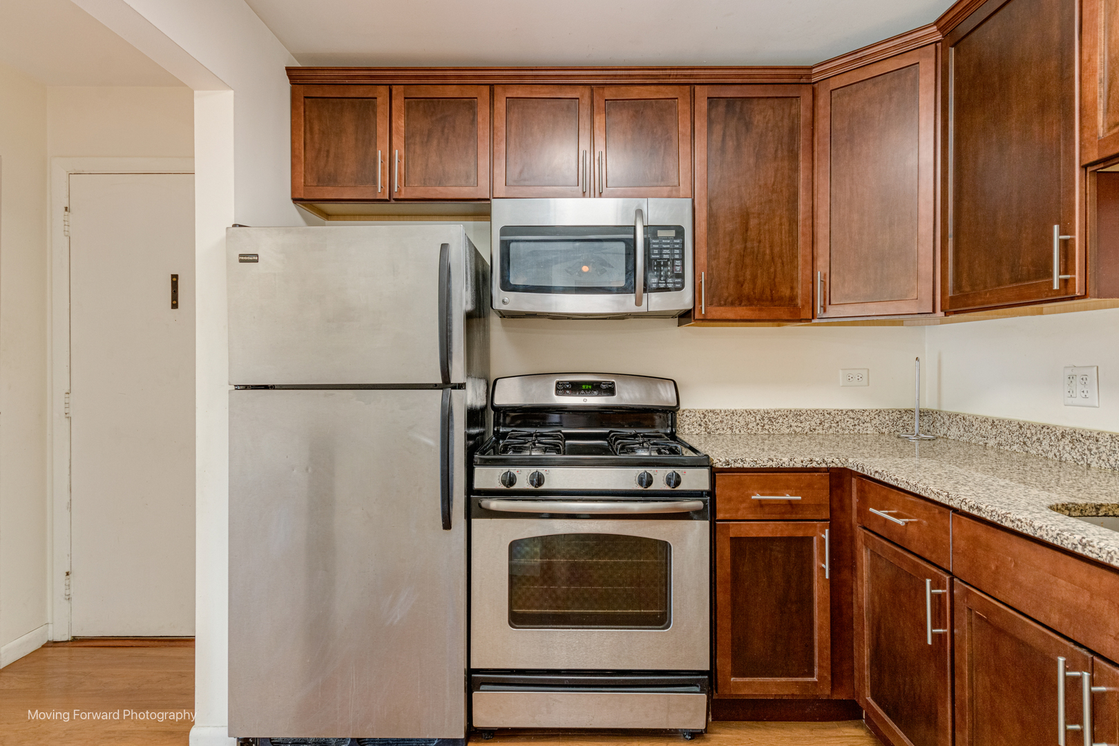 9S240 LAKE Drive Unit: 17B-206