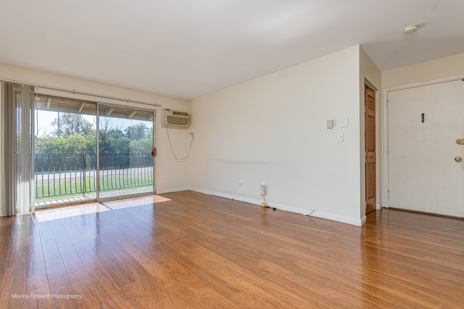 9S240 LAKE Drive Unit: 17B-206