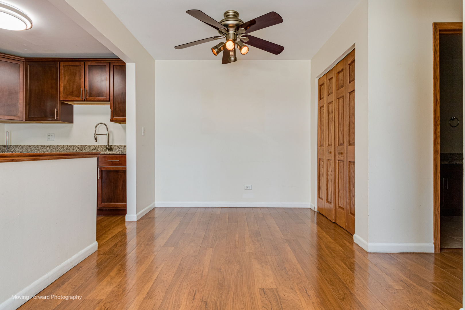 9S240 LAKE Drive Unit: 17B-206