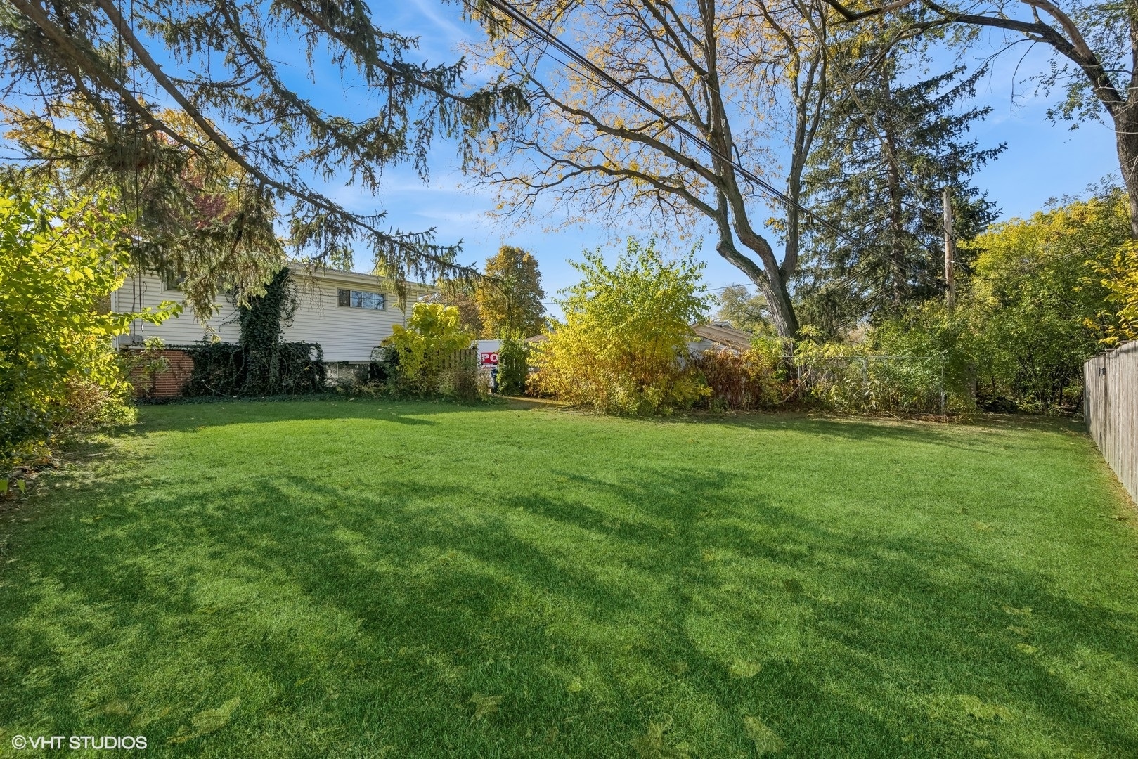 1521 Lakeside Drive