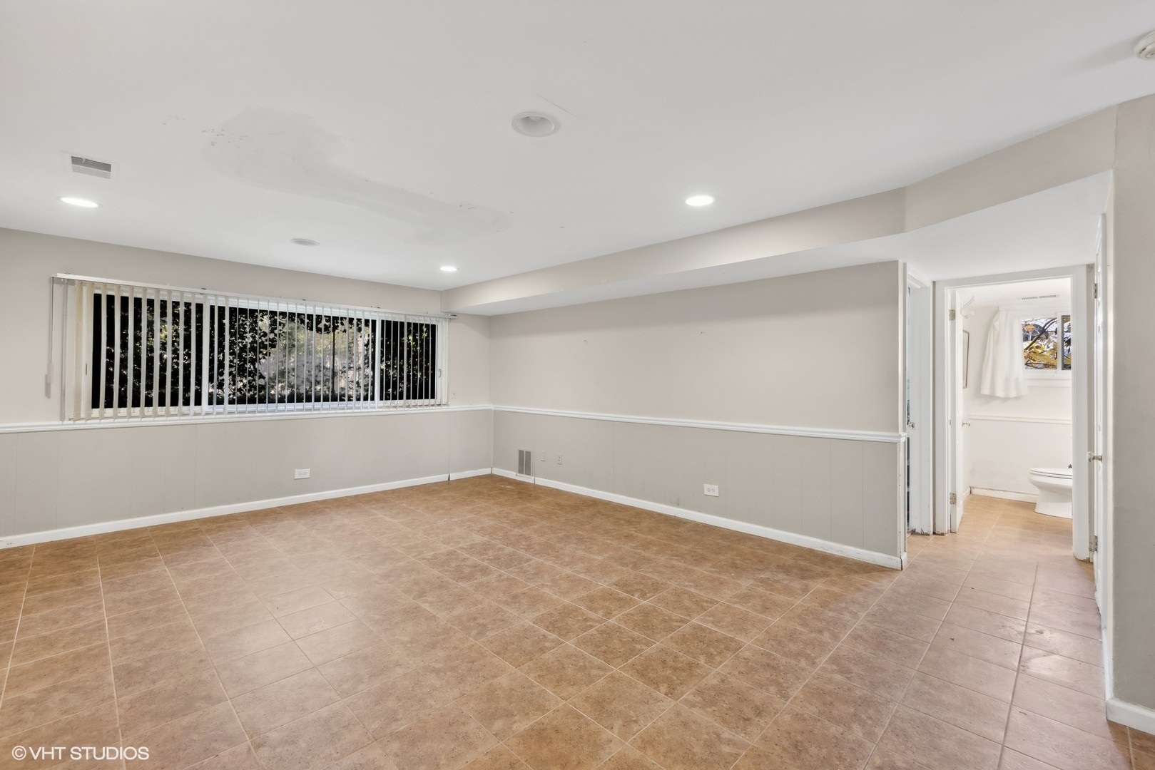 1521 Lakeside Drive