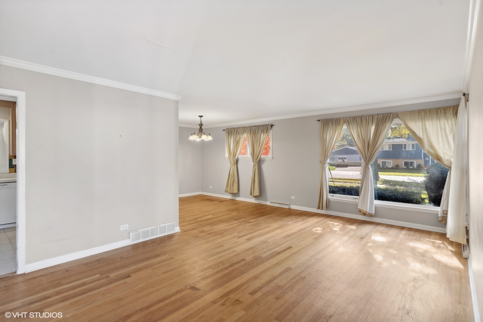 1521 Lakeside Drive