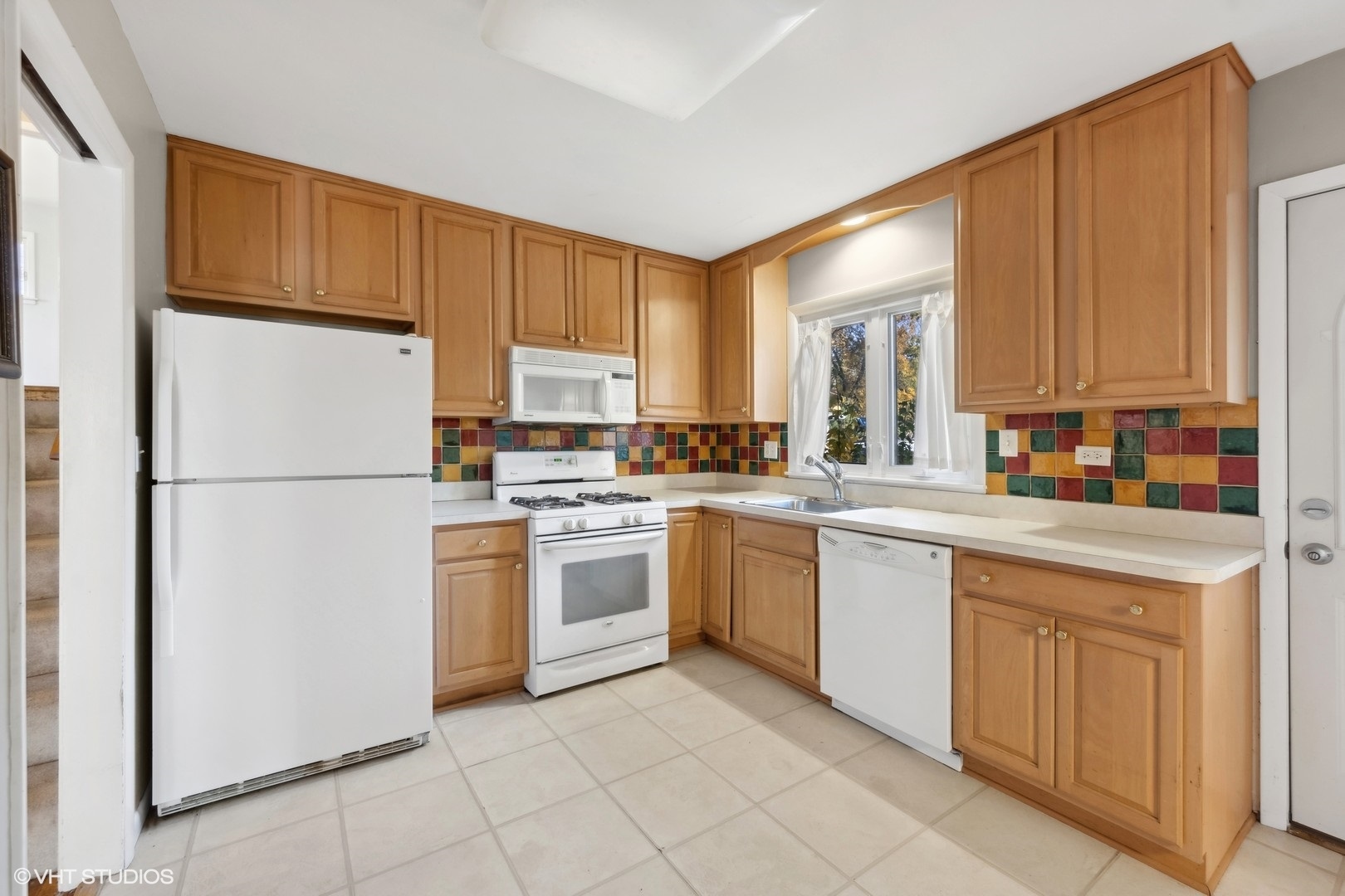 1521 Lakeside Drive