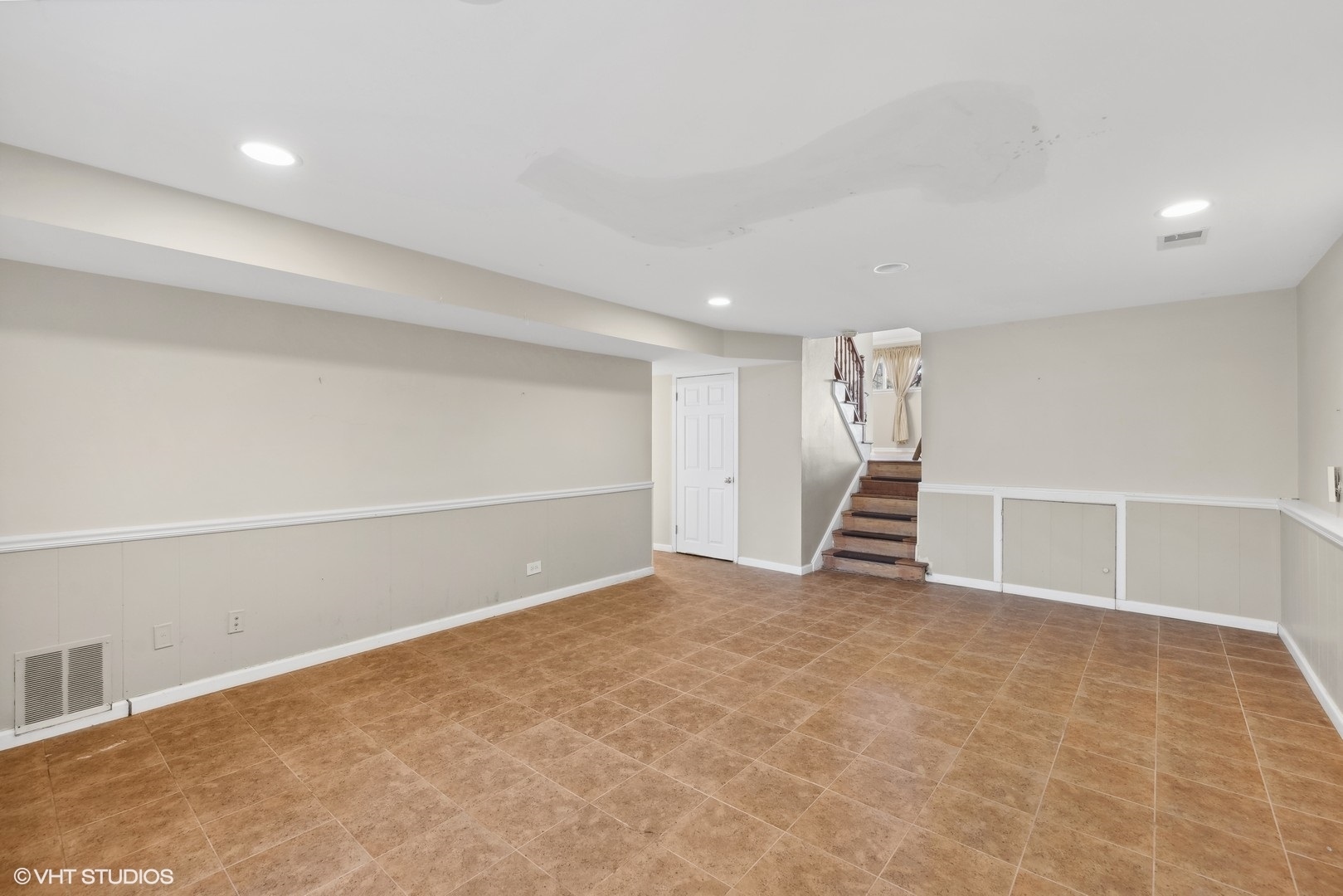 1521 Lakeside Drive