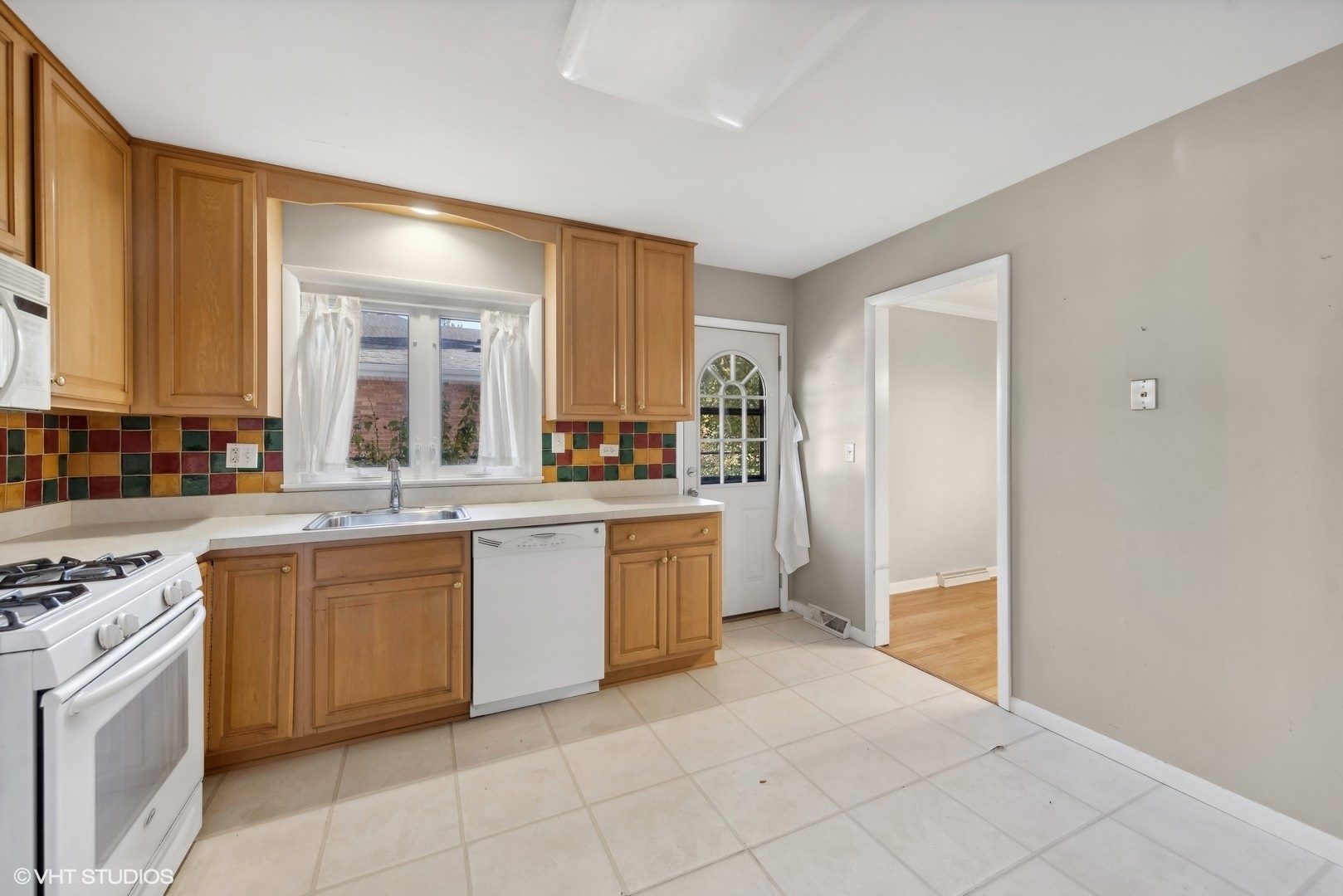 1521 Lakeside Drive