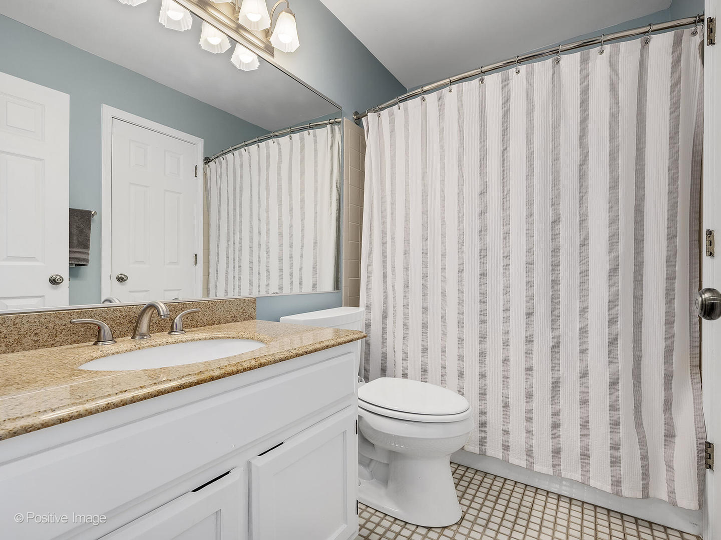 1750 Ardmore Lane Unit: B