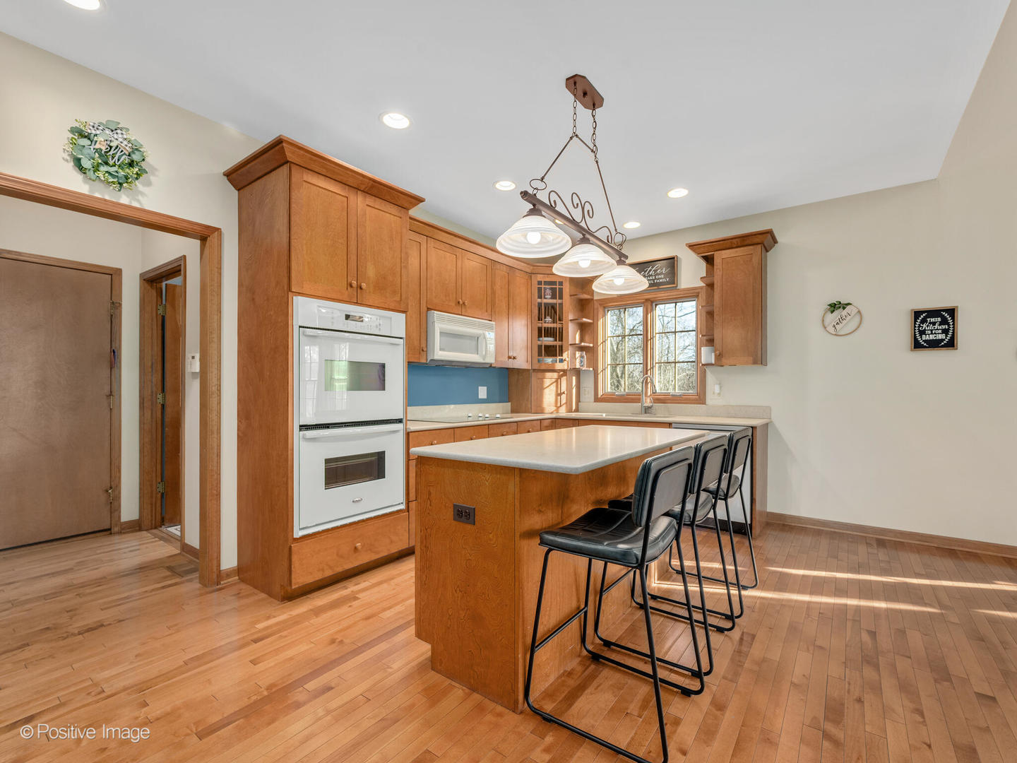28W581 Hickory Lane
