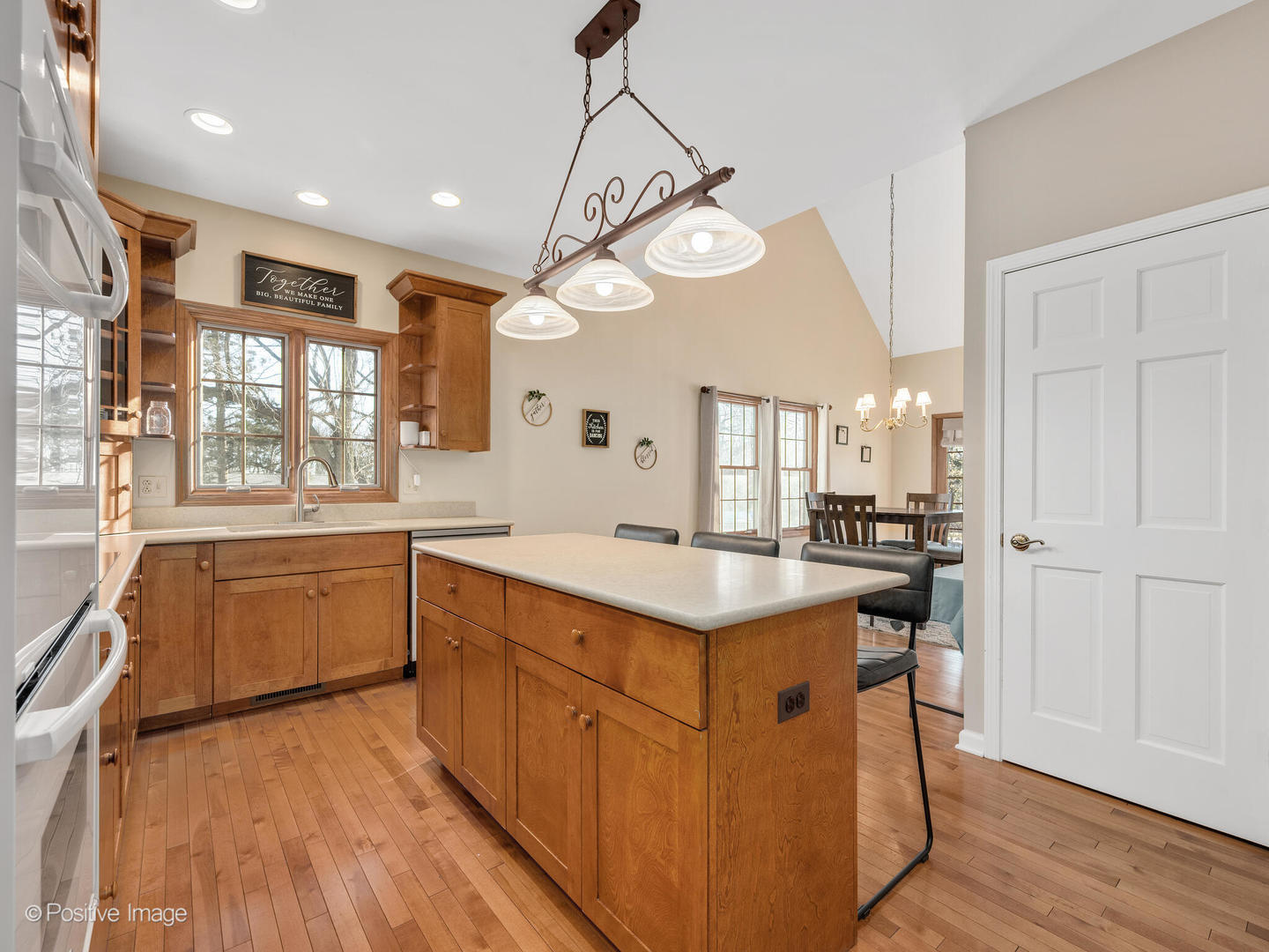 28W581 Hickory Lane