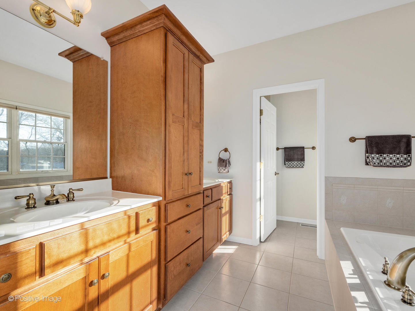 28W581 Hickory Lane