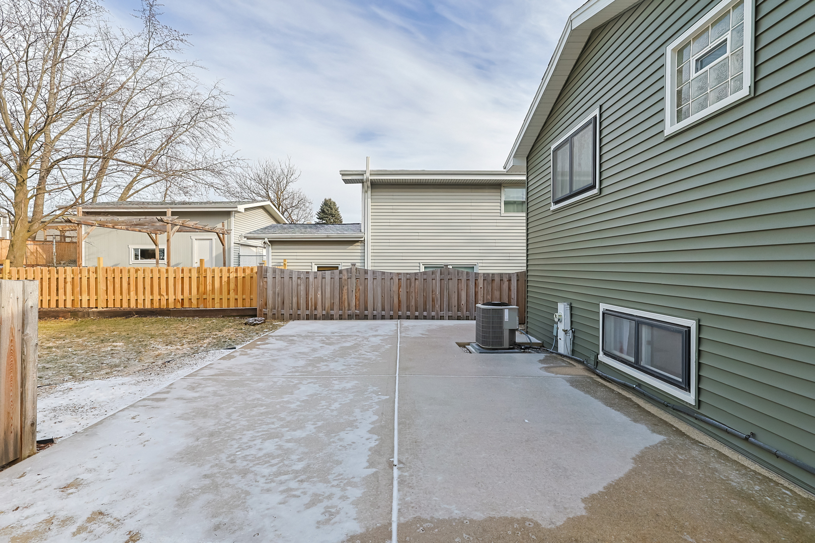 1607 E Elm Street