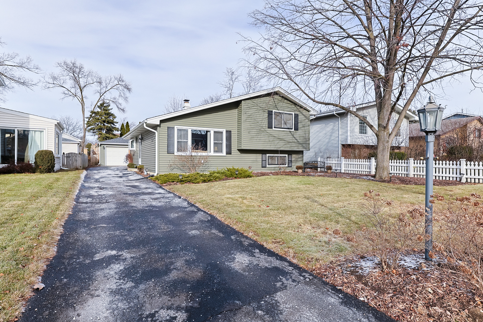 1607 E Elm Street