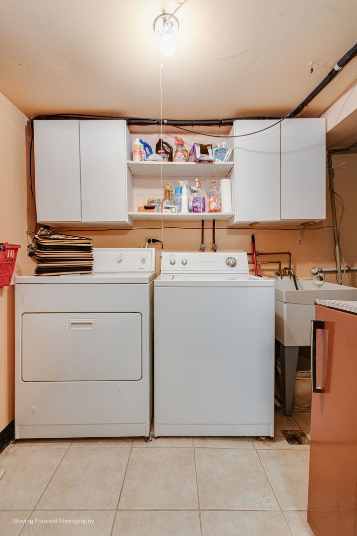 1364 Leslie Lane