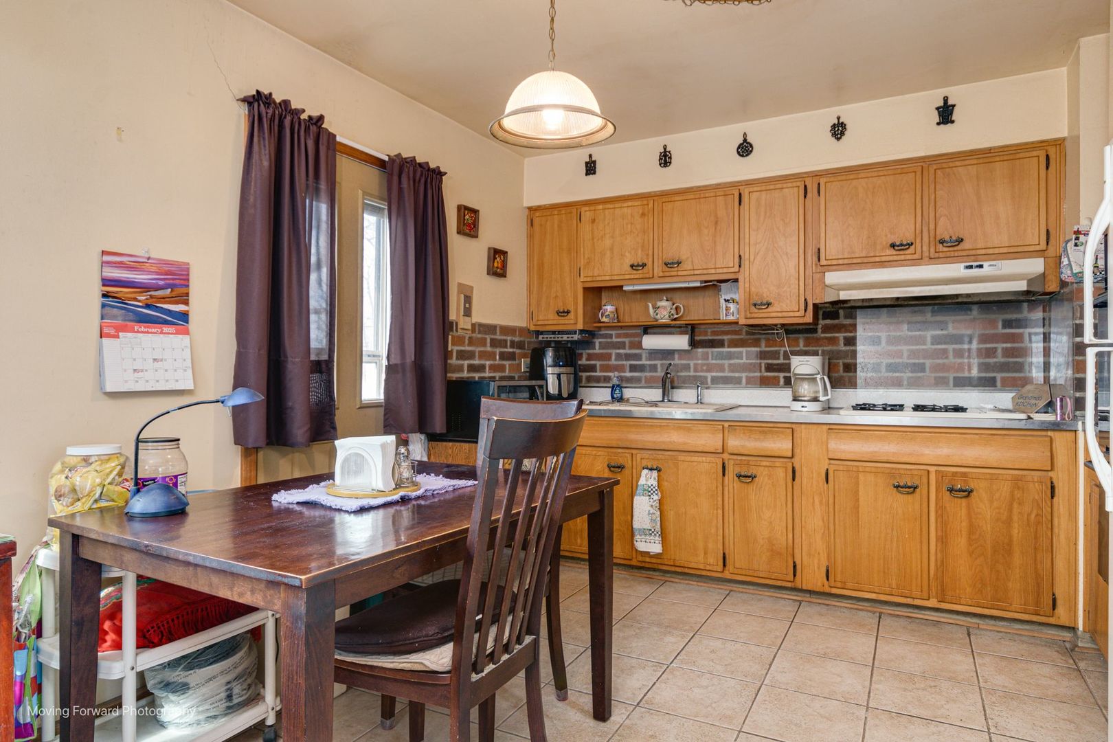 1364 Leslie Lane
