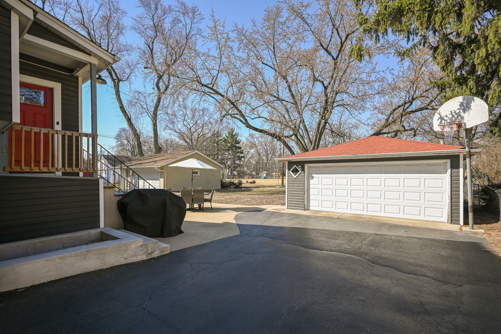440 S Villa Avenue