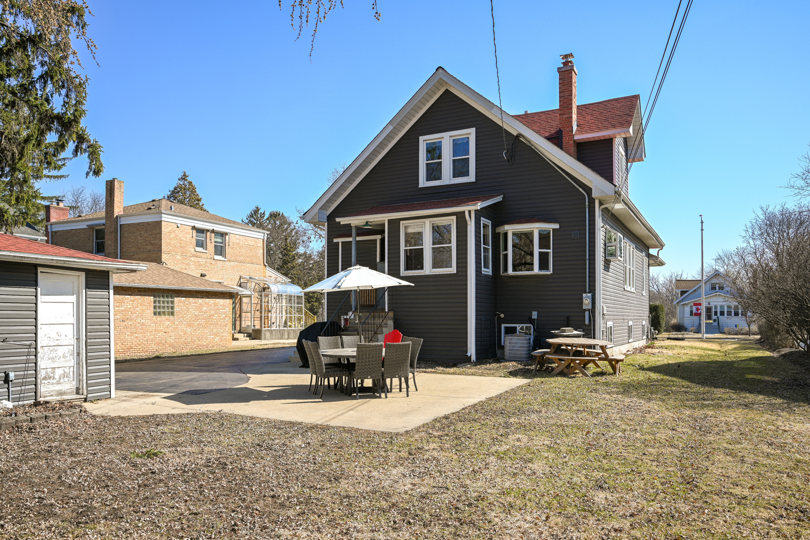 440 S Villa Avenue